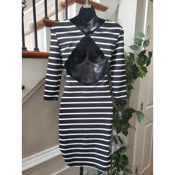 Women's Black White Striped Long Sleeve Back Out Knee Length Dress Size Small - Picture 5 of 9
